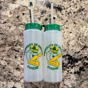 University of Oregon Ducks Vintage Green and White Straw Tumblers